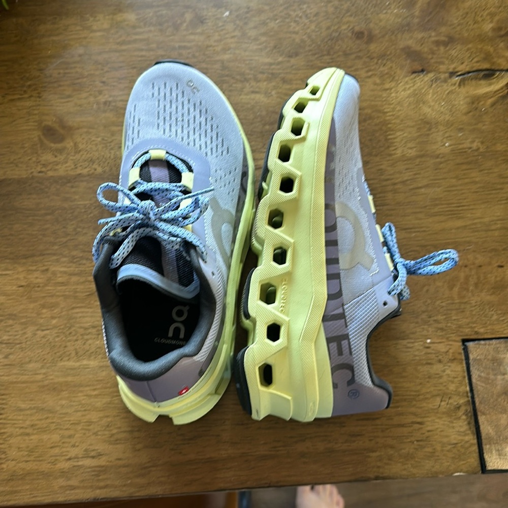 Cloud monster running shoes